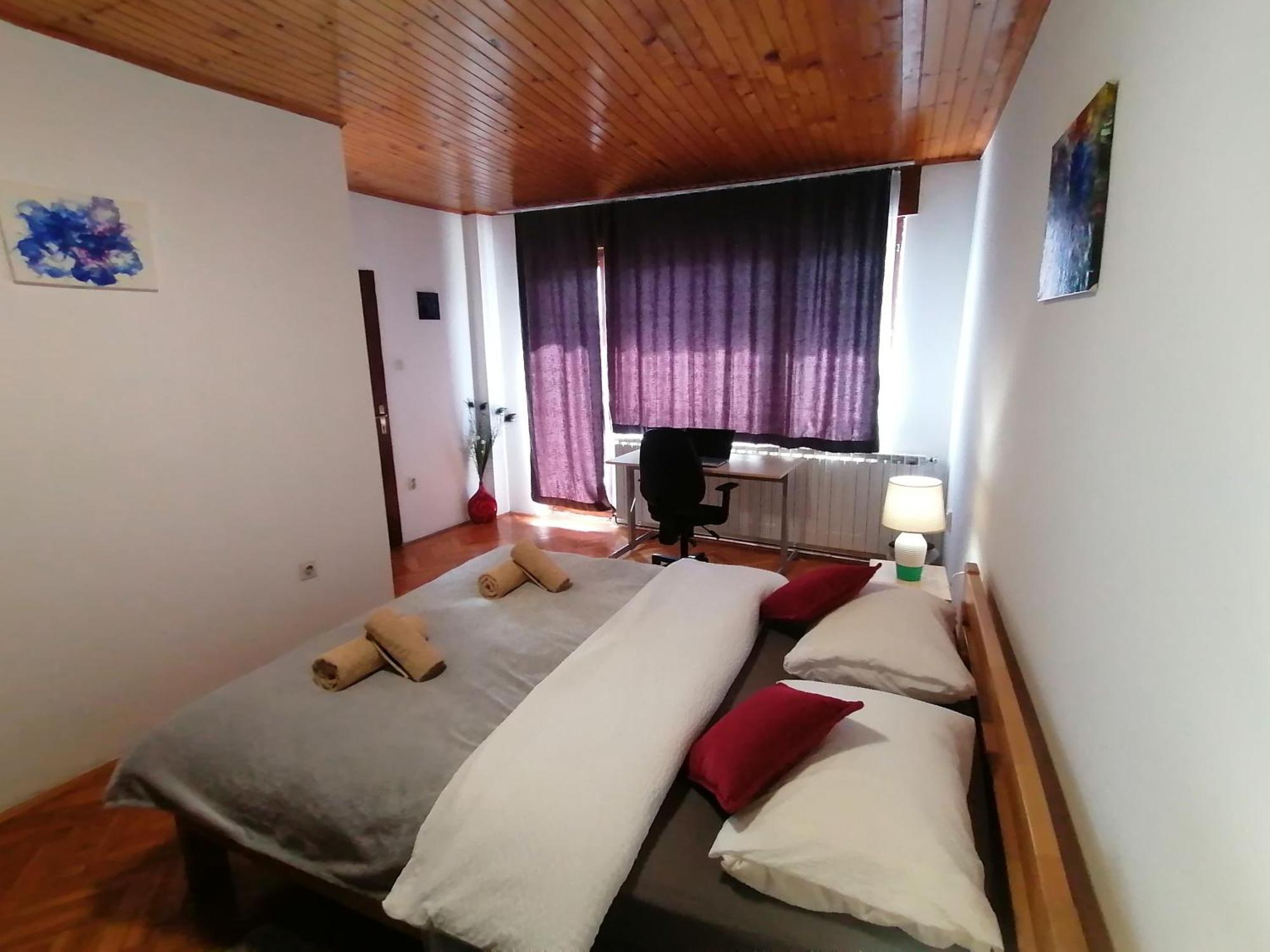 Cozy 1-Bdrm Apt In Dubec, Ideal For Work Or Study เซสเวเต ภายนอก รูปภาพ