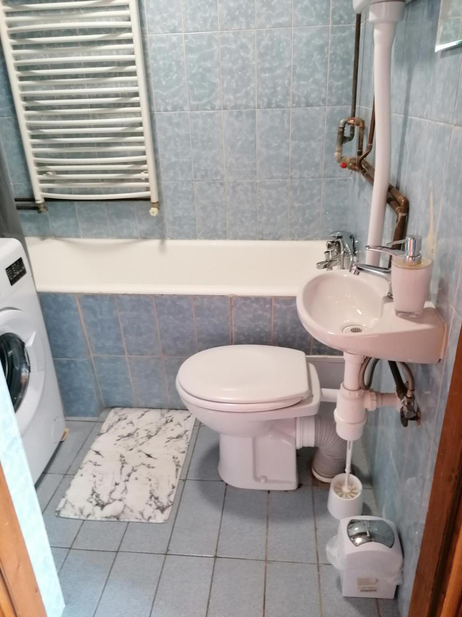Cozy 1-Bdrm Apt In Dubec, Ideal For Work Or Study เซสเวเต ภายนอก รูปภาพ